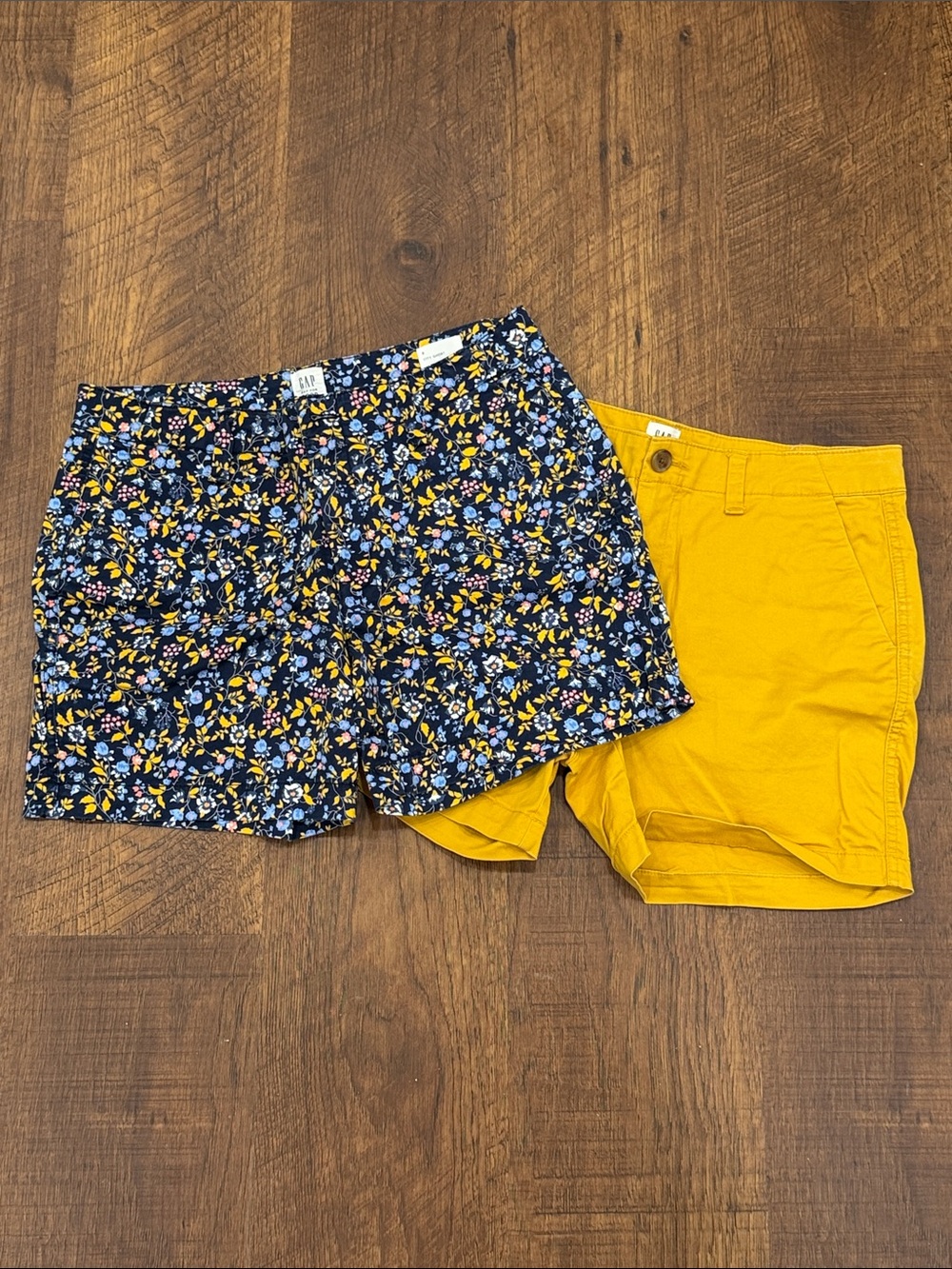 BUNDLE! GAP Women's Mustard Yellow & Navy Floral Flat Front Shorts